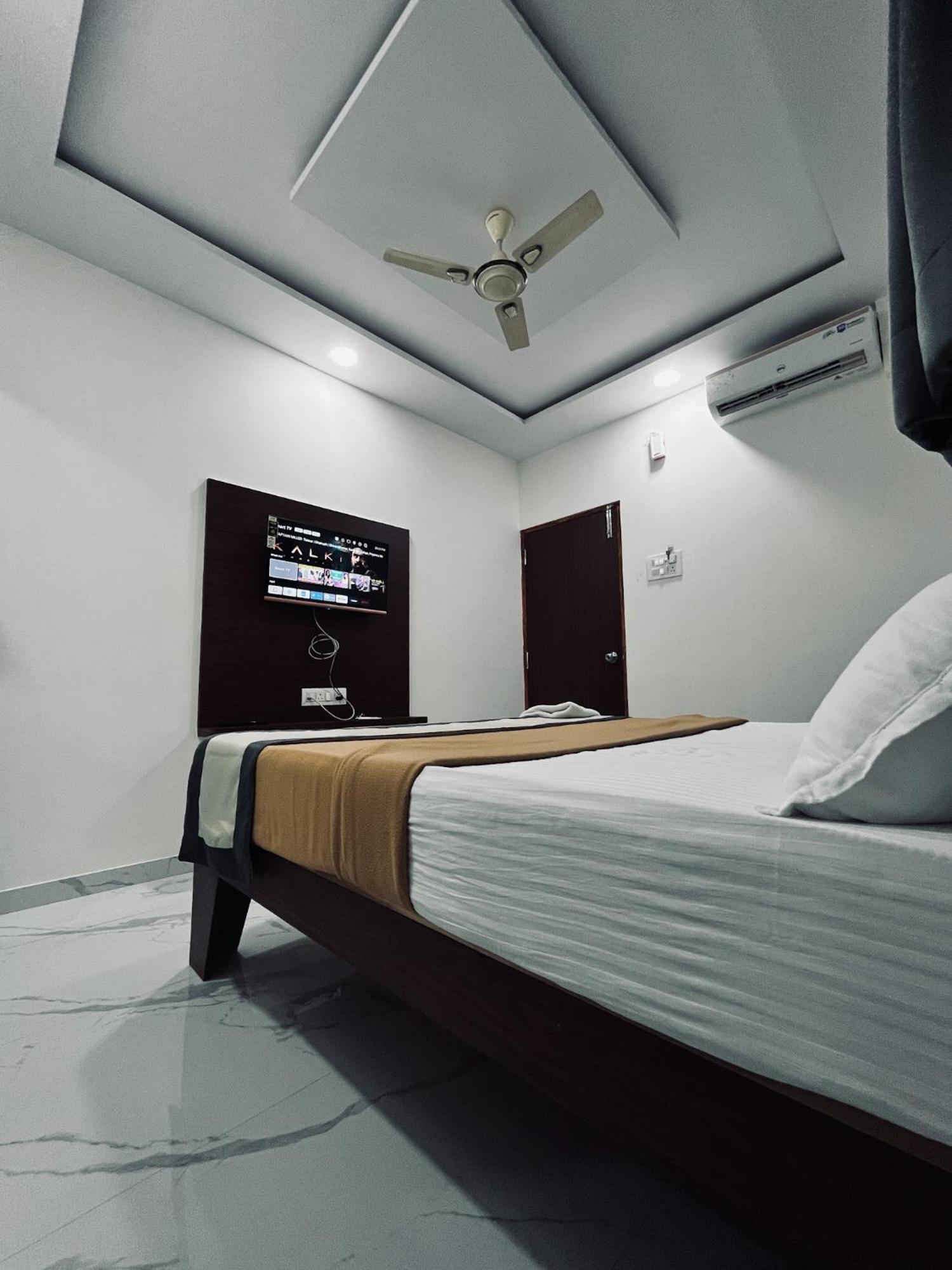 Fortuna Inn Manage By Sn Hospitality Νάβι Μουμπάι Εξωτερικό φωτογραφία
