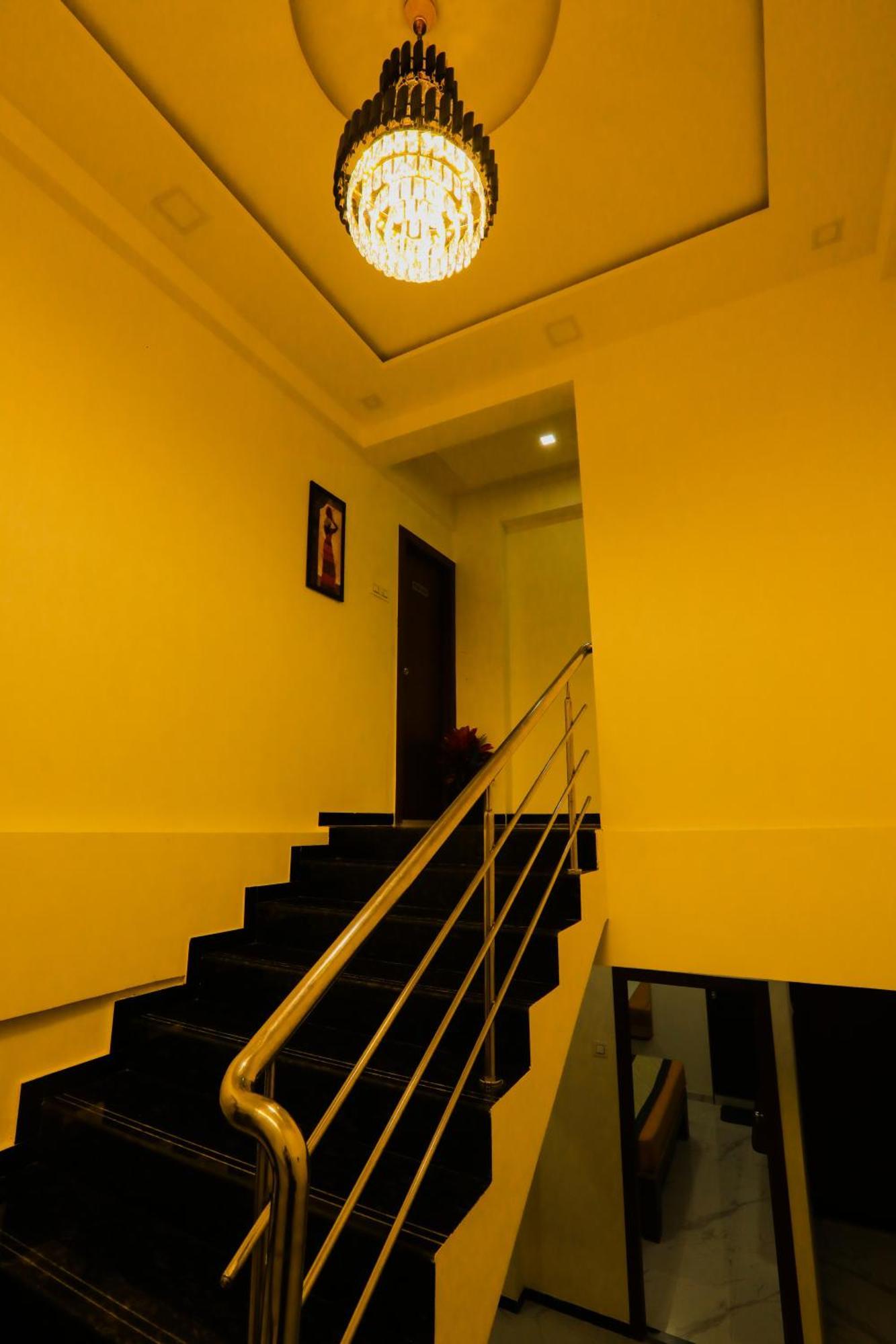 Fortuna Inn Manage By Sn Hospitality Νάβι Μουμπάι Εξωτερικό φωτογραφία