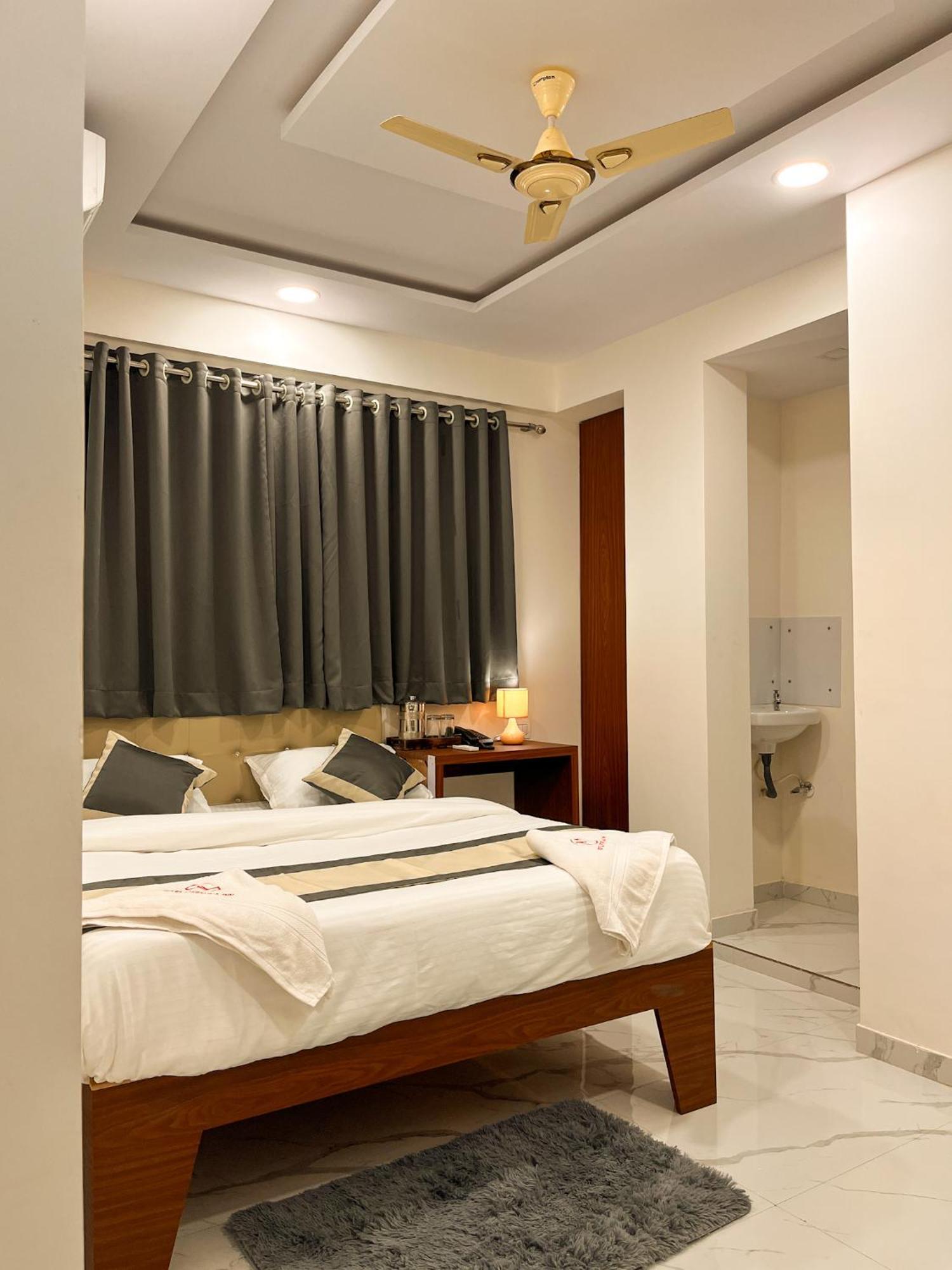 Fortuna Inn Manage By Sn Hospitality Νάβι Μουμπάι Εξωτερικό φωτογραφία
