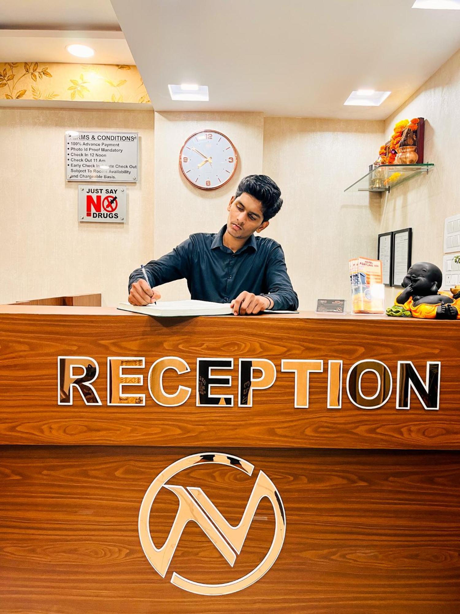 Fortuna Inn Manage By Sn Hospitality Νάβι Μουμπάι Εξωτερικό φωτογραφία