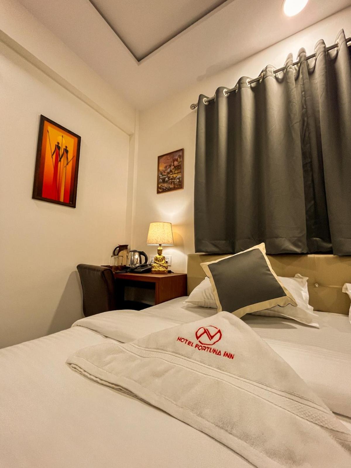 Fortuna Inn Manage By Sn Hospitality Νάβι Μουμπάι Εξωτερικό φωτογραφία